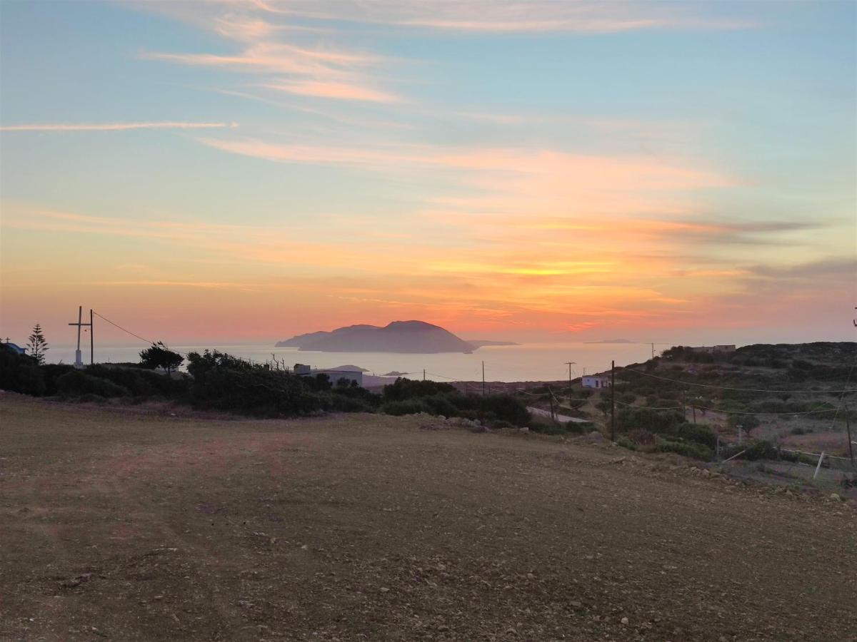 Lakena Sunset View Villa Menetaí Exterior photo